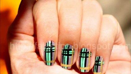 Burberry Desenli Oje Manikür Burberry print nail art