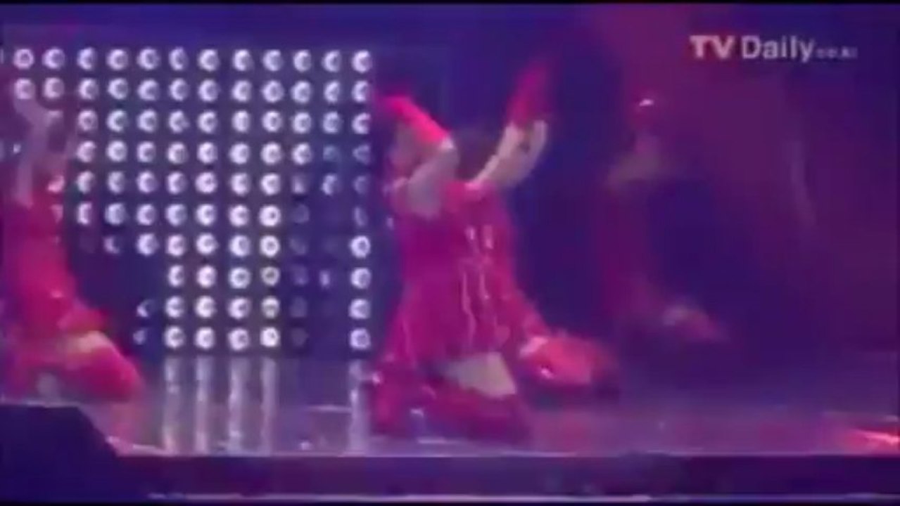 Gangnam Style Psy dances Beyonce & Lady gaga