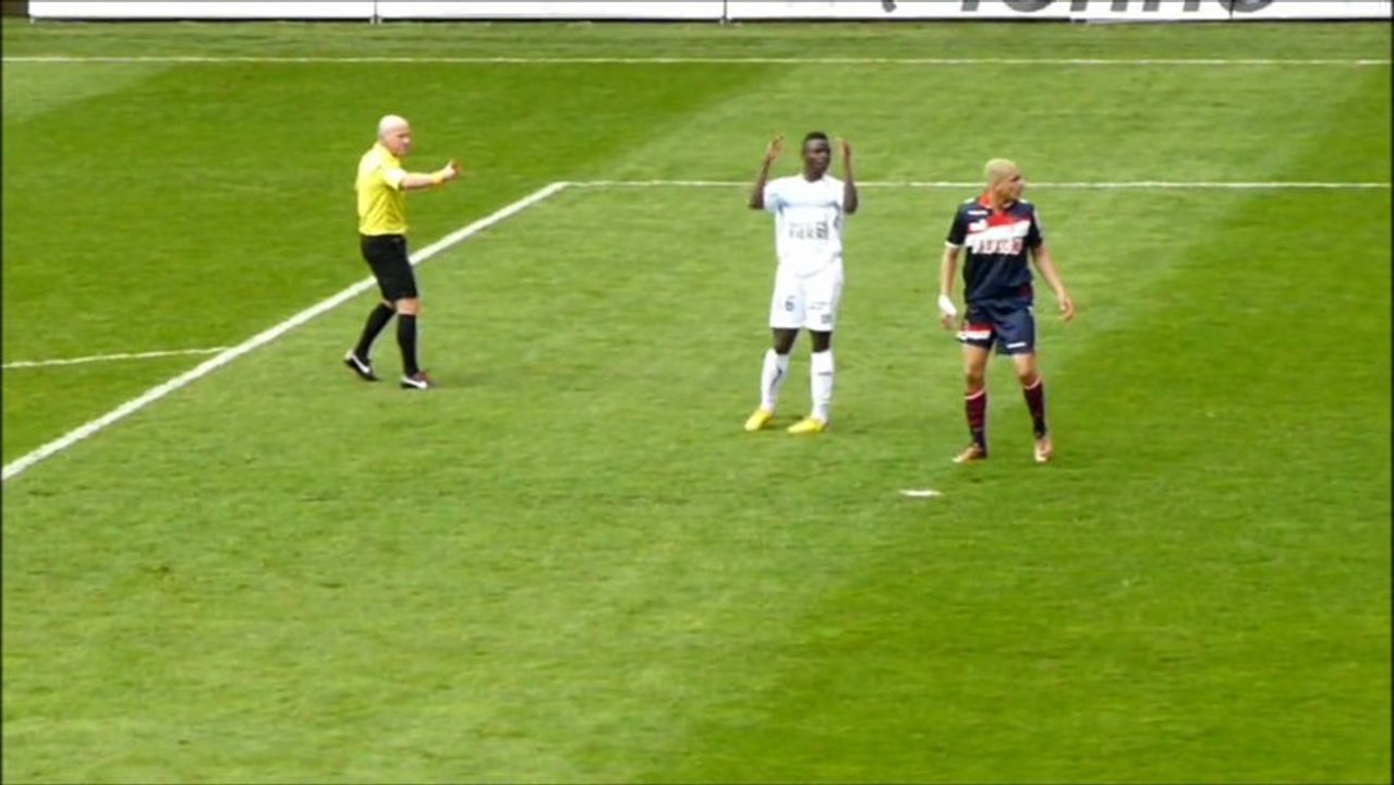 Encore un penalty oublié pour l'AJA contre Monaco