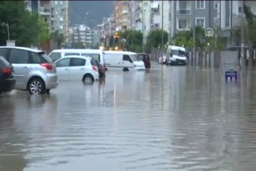 Antalya'yı sel vurdu