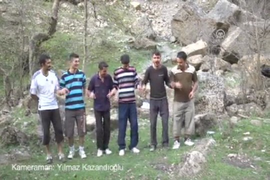 Çatışma alanlarında piknik keyfi