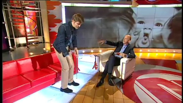 TV3 - Divendres - Marc Giró: Petons amb estil