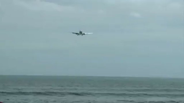 Bali investigators begin retrieving jet wreckage