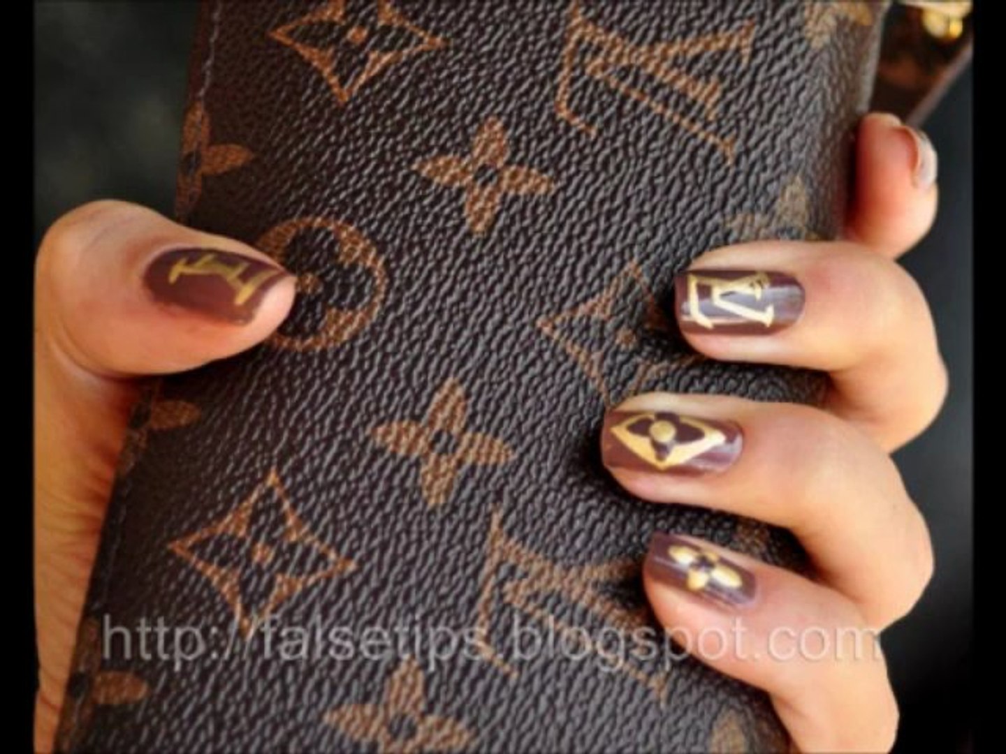 Louis Vuitton Monogram Desenli Oje Uygulama LV Nail Art Tutorial -  Dailymotion Video