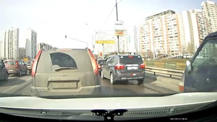 ДТП в Братеево: Водитель Nissan X-Trail не уступил дорогу — подробности аварии 🚗