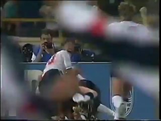 Ο πανηγυρισμός του Μπόμπι Ρόμπσον (Αγγλία-Βέλγιο)