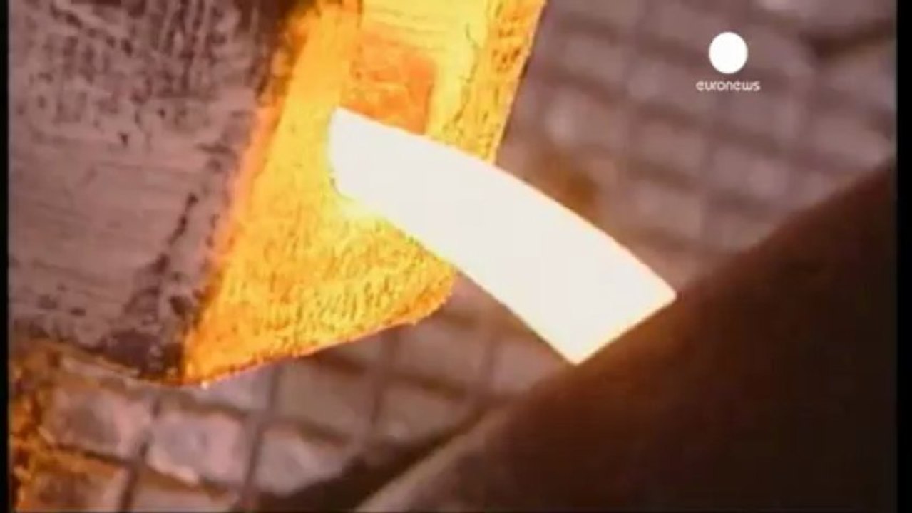 Gold price plunges