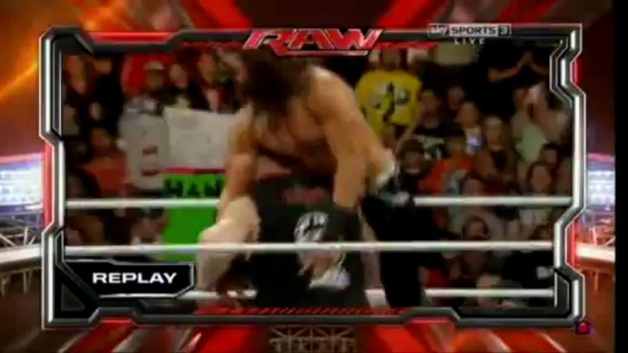 WWE4U.com عرض الرو الأخير مترجم بتاريخ 15/04/2013 الجزء 1