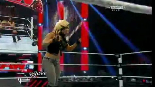 WWE4U.com عرض الرو الأخير مترجم بتاريخ 15/04/2013 الجزء 3