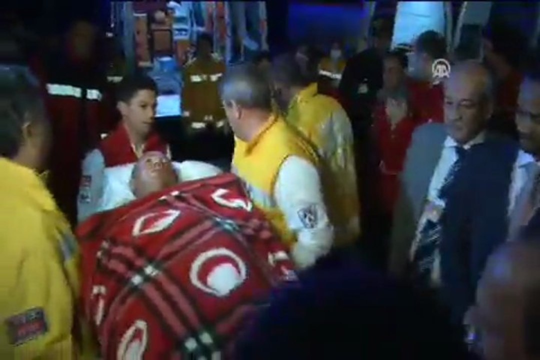 Yaralıları taşıyan uçak Türkiye'de