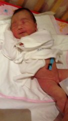 Hoyeon crying during changing diaper~