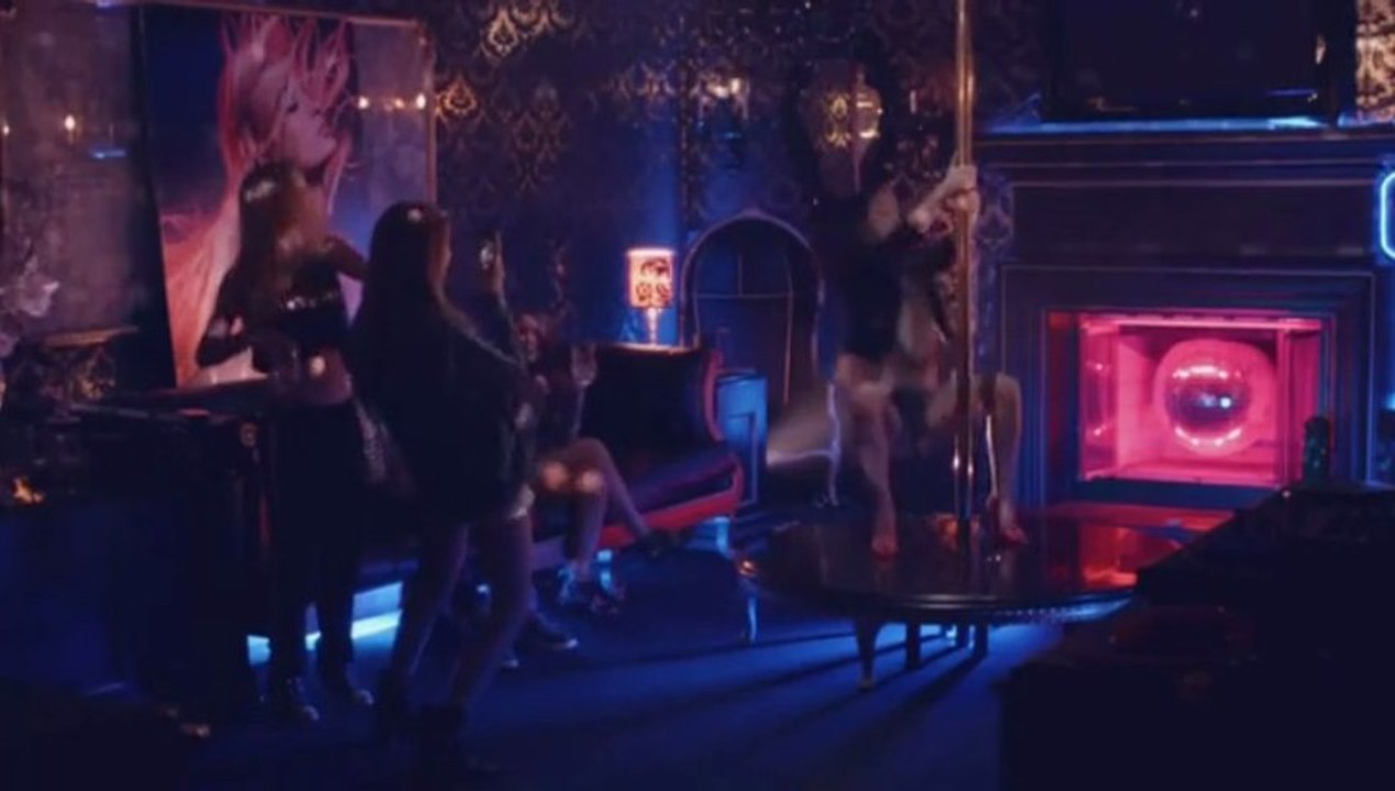 エマ・ワトソン出演映画『ブリング・リング（原題）』ポールダンスシーン