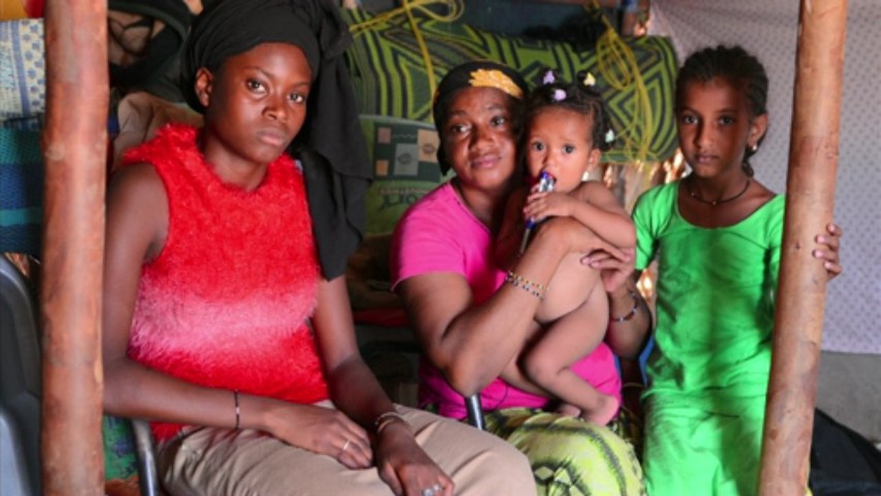 Nereh, 10 ans, et sa famille, réfugiés maliens au Burkina Faso