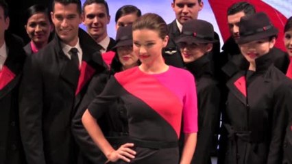 Miranda Kerr passe de la lingerie de Victoria's Secret aux uniformes de Qantas