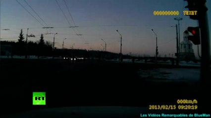 Une météorite s'abat sur la Russie - Un autre joli point de vue - HD