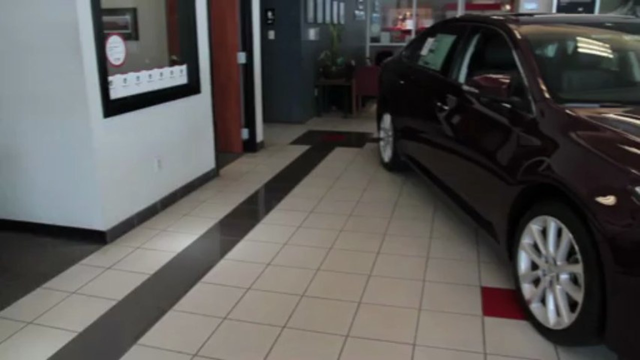 2013 Toyota Avalon in Burns Harbor, IN