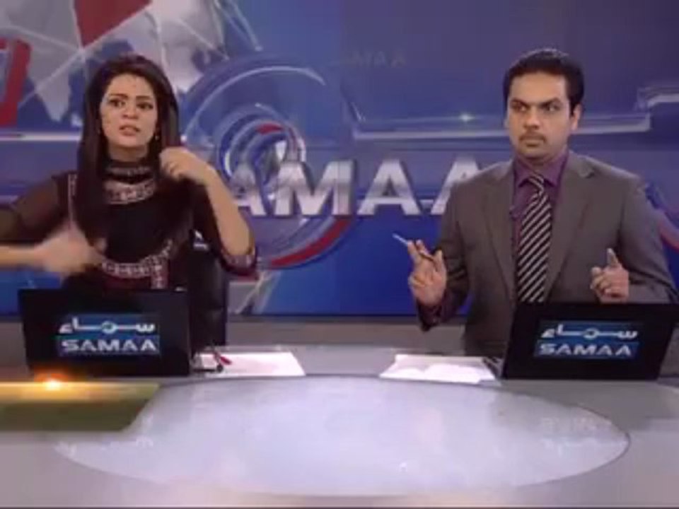 LIVE NEWS - SAMAA News female newscaster got scared due to today's earth Quake