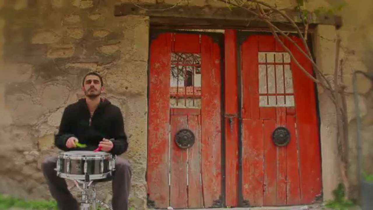 Pinhani - Bir Varmışım Bir Yokmuşum