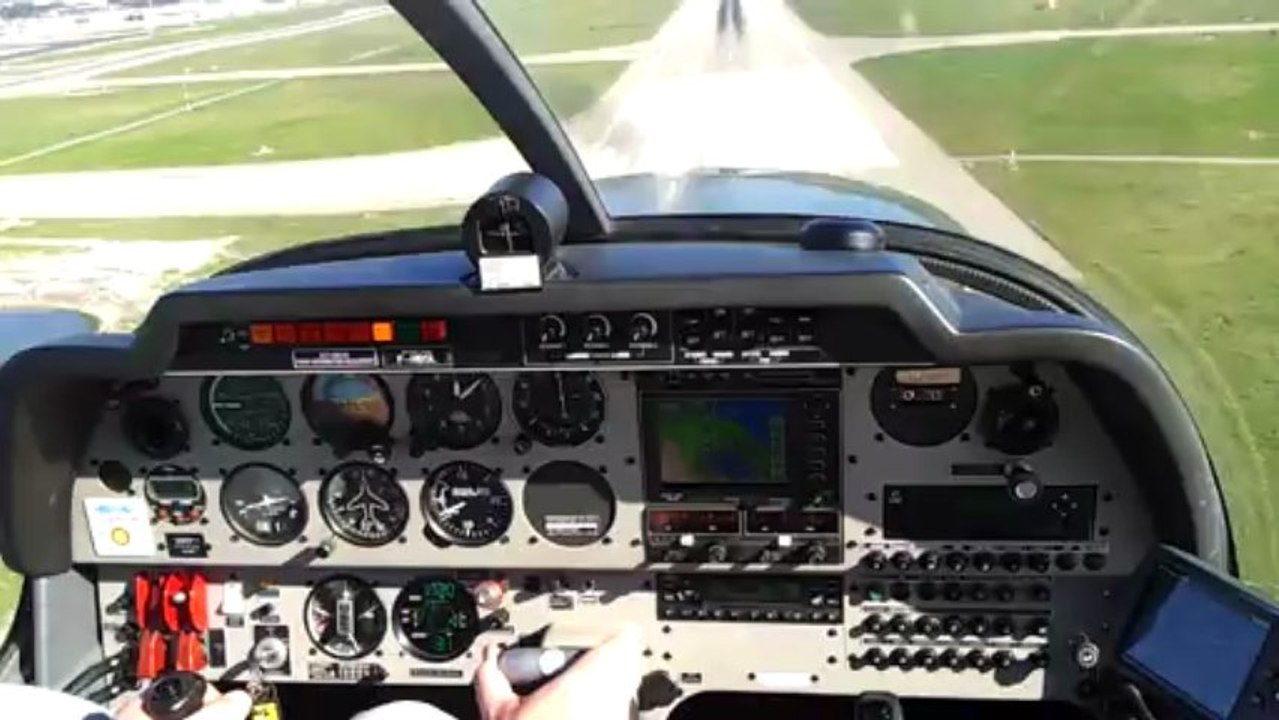 Atterrissage Marseille-Provence (LFML) en DR400 piste 13R