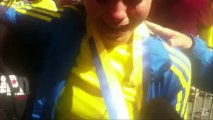 Boston marathon runners emotional while picking up their bags - Thông bồn rửa bát