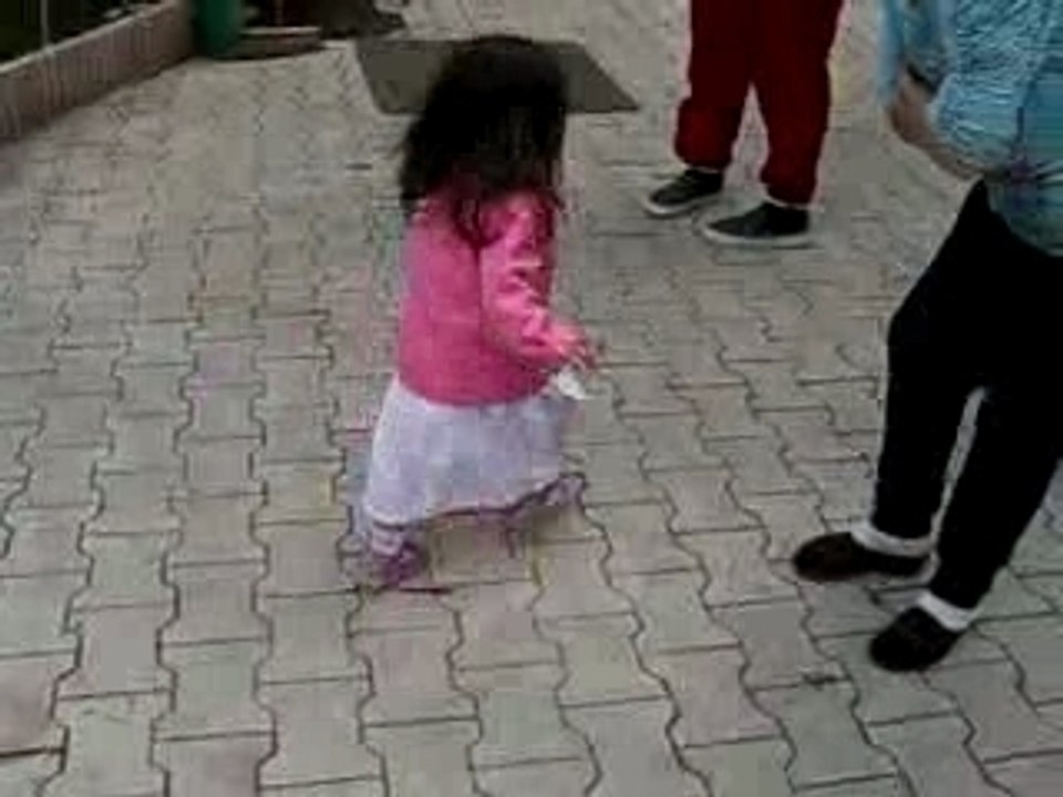 ILONA ANNIVERSAIRE 2ANS JOUE