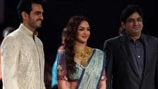 Bharat Takhtani & Esha Deol Walks The Ramp Aamby Valley India Bridal Fashion Week 2012