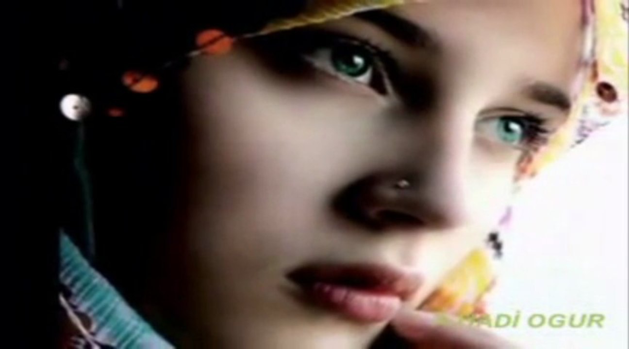 EMEL SAYIN BAK YEŞİL YEŞİL