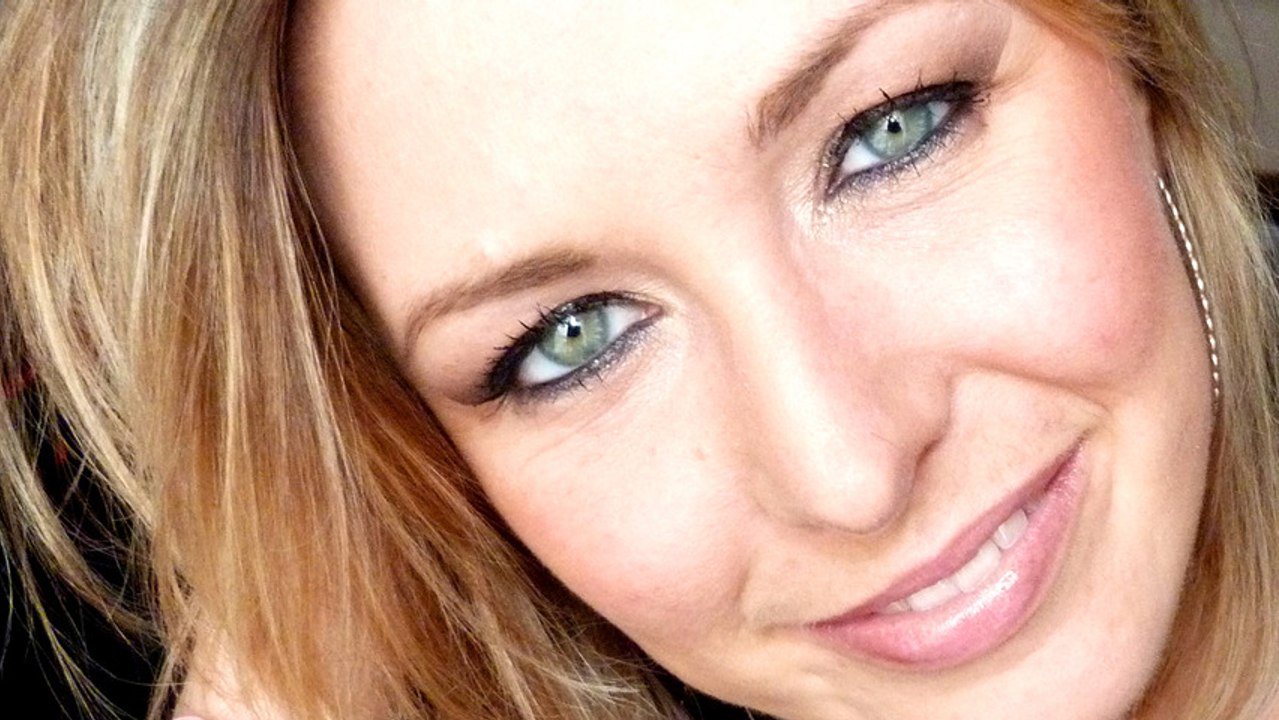 Maquillage yeux bleus verts