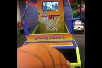 فيديو - الطفل الاعجوبة .. موهبة خارقة لن تصدق عيناك ! - انا مثقف