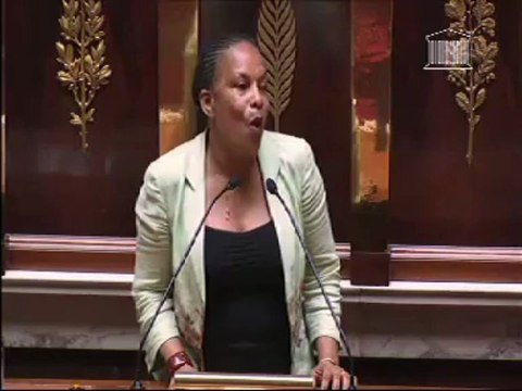 Taubira ouvre le débat à l'Assemblée avec le Temps des cerises