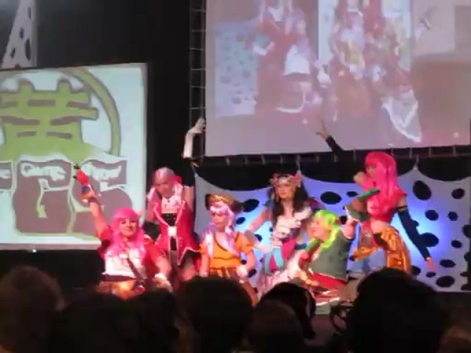 TGSO 2013 Cosplay Groupe - Forsaken World