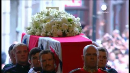 A Margaret Thatcher il tributo della regina e del mondo