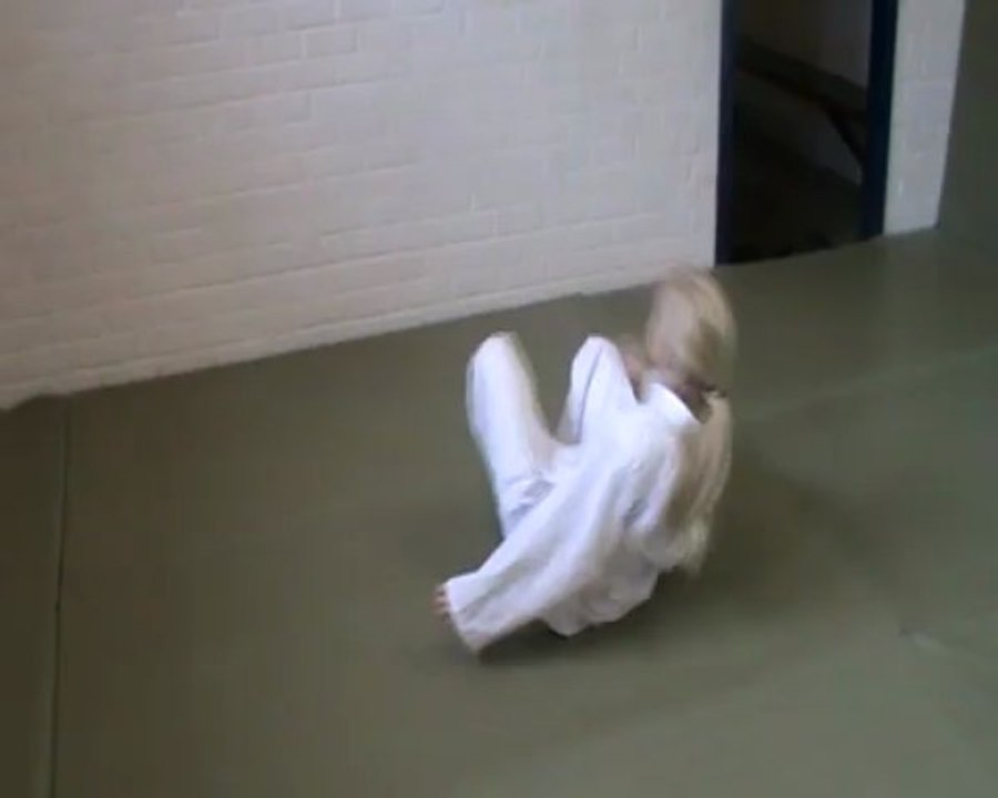 Suwari gedan yoko ukemi