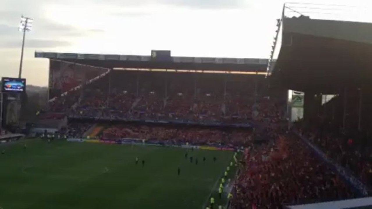 Public Lens : "Au nord c'était les corons" mi-temps Lens - Bordeaux - CDF 2013