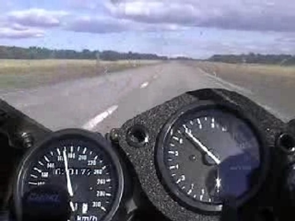 Honda CBR 900 + 300km/h