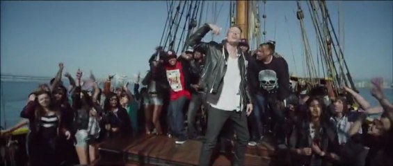 Macklemore & Ryan Lewis Ft. Ray - CAN'T HOLD US (Official Music Video)