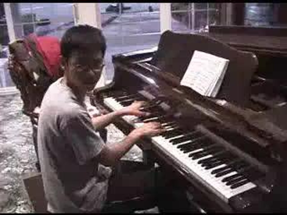 Mario Bros au piano.