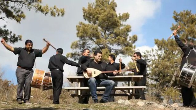 Umut Çakır - Sarıl Bana