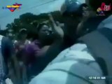Simpatizantes de Capriles agreden reporteros de la Televisora Comunal Lara Tvec 17_04_2013