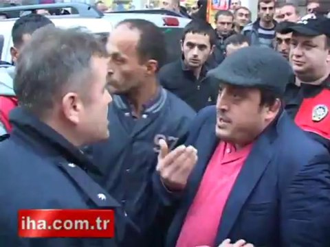 Rize'deki kaza sonrası polisle vatandaş arasında tartışma - VİDEO İZLE - olay53.com