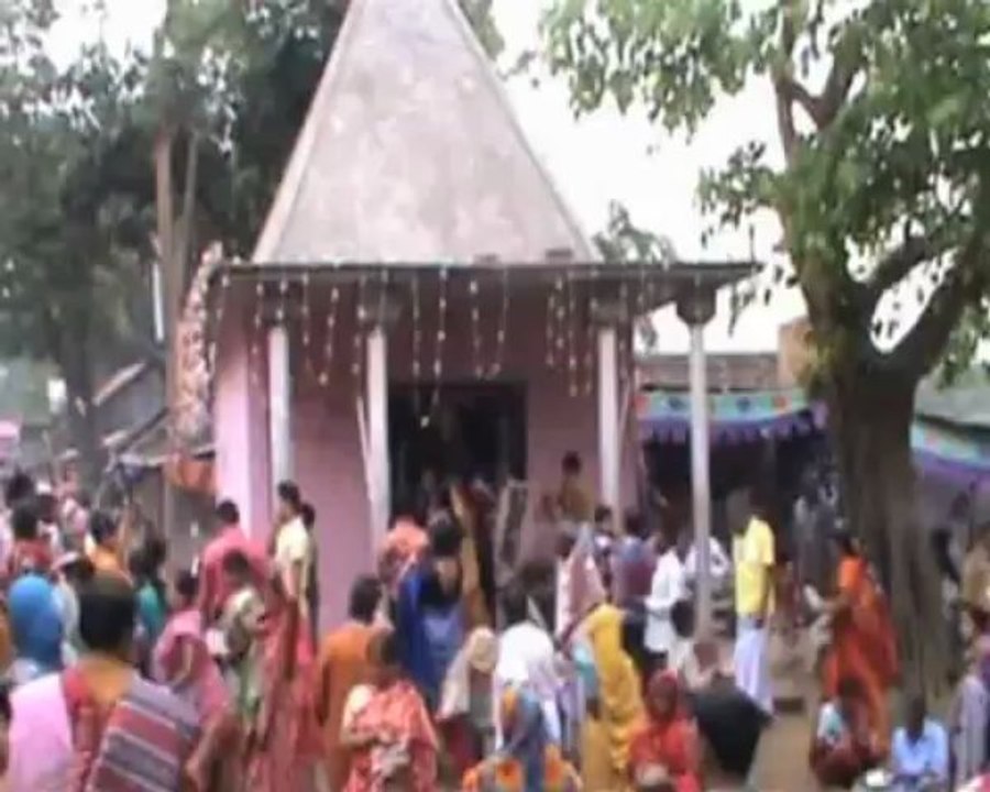 সারাদেশে পালিত হচ্ছে হিন্দু ধর্মাবলম্বীদের মহাঅষ্টমীস্নান; পাপমোচন ও বিশ্বশান্তি কামনা।