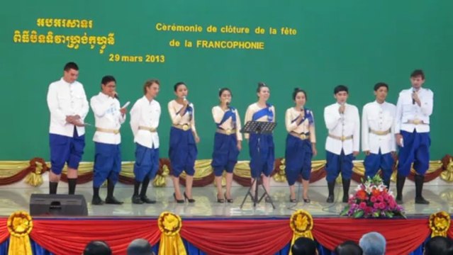 Clôture de la Fête de la Francophonie au Cambodge - Phnom Penh interprété par des étudiants cambodgiens francophones et des volontaires français