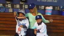 Britney Spears pose avec ses fils à un match de baseball