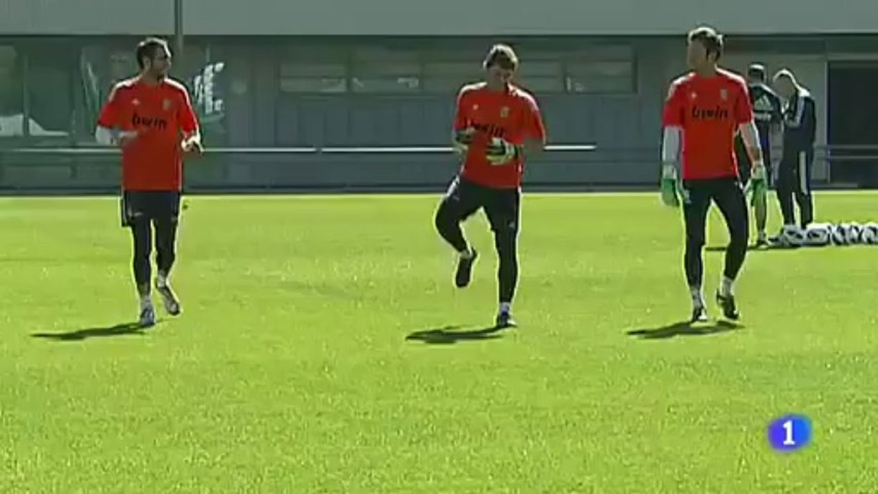 Xavi Hernández mete las narices en el vestuario del Madrid