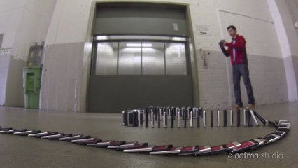 10 000 iPhone 5 Domino Effect / Эффект домино из 10 000 айфонов