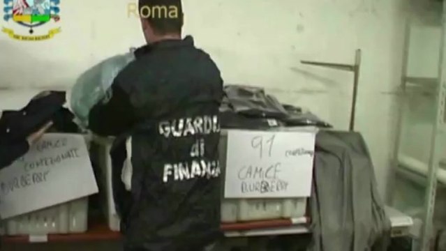 Erano specializzati in Hogan false, sequestrato opificio nel salernitano