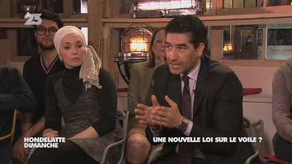 Extrait - Hondelatte Dimanche : Une nouvelle loi sur le voile ?