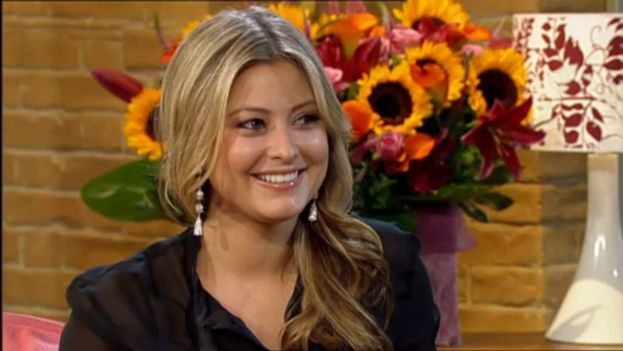 HollyValance20100824