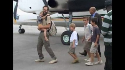 Kidnapped French family land safely in Cameroon