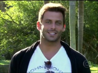 19/04/2013 - Vídeo Show - Grazi Massafera e Henri Castelli revelam onde estavam há sete anos atrás